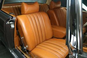 Image 21/30 of Mercedes-Benz 280 SE 3,5 (1970)