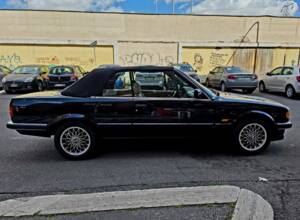 Bild 4/31 von BMW 320i (1988)