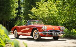 Image 6/51 of Chevrolet Corvette (1960)