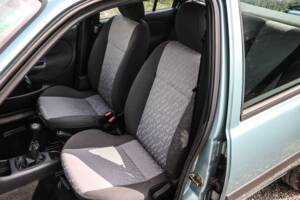 Image 18/27 of Ford Fiesta 1.25i (2000)