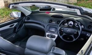 Image 4/45 of Mercedes-Benz SL 55 AMG (2004)