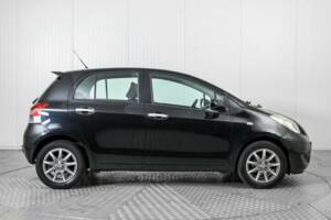 Bild 10/50 von Toyota Yaris 1.33 VVT-i (2011)