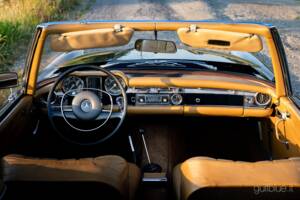 Image 44/79 de Mercedes-Benz 280 SL (1969)