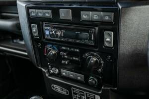 Bild 28/31 von Land Rover Defender 90 "40th Anniversary Overfinch" (2016)
