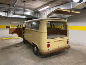 Image 2/9 of Volkswagen T2 Brasil Camper (1970)