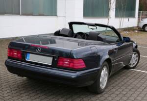 Immagine 3/17 di Mercedes-Benz SL 280 (1995)
