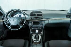 Bild 7/50 von Mercedes-Benz E 200 Kompressor T (2003)