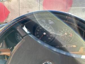 Image 25/51 of Mercedes-Benz 380 SL (1983)