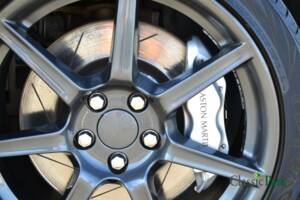 Image 45/50 de Aston Martin V8 Vantage (2005)
