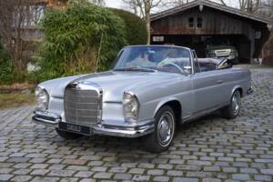 Image 1/13 of Mercedes-Benz 220 SE b (1962)