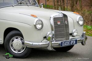 Bild 17/44 von Mercedes-Benz 220 S (1958)