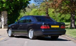 Immagine 3/50 di Mercedes-Benz E 55 AMG (1999)