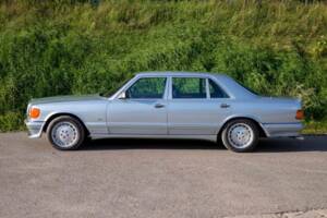 Image 8/100 of Mercedes-Benz 500 SEL (1983)