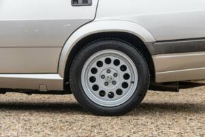 Image 18/50 of Alfa Romeo 75 2.0 Twin Spark (1988)