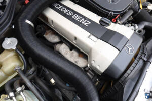 Image 20/98 of Mercedes-Benz 300 E-24 (1992)