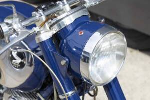 Image 13/39 of Honda CB 72 (1960)