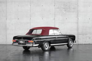 Image 4/50 of Mercedes-Benz 220 SE b (1962)