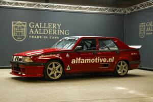 Image 18/50 de Alfa Romeo 75 3.0 V6 QV (1990)