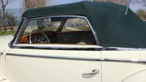 Image 7/8 of Mercedes-Benz 300 S Cabriolet A (1952)