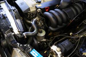Image 33/36 of Mercedes-Benz E 320 (1995)