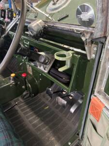 Image 7/14 of Land Rover 86 (1953)