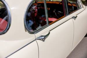 Image 47/50 de Jaguar Mk II 2.4 (1967)
