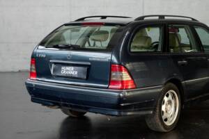 Bild 10/45 von Mercedes-Benz C 230 Kompressor T (1999)