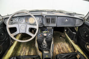Immagine 7/50 di MG MGB (1977)