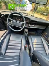Image 14/23 de Porsche 911 Carrera 3.2 (1988)