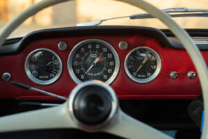 Image 35/48 de FIAT 750 Vignale Coupé (1962)