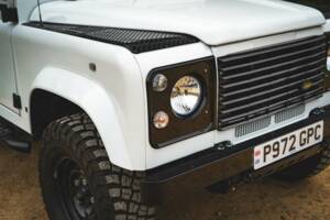 Image 33/50 of Land Rover Defender 90 (1997)