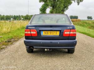 Image 9/33 of Volvo S 70 2.5 T (1997)