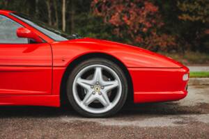 Image 17/50 de Ferrari F 355 Berlinetta (1998)
