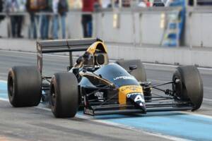 Bild 13/28 von Tyrrell 017 (1988)