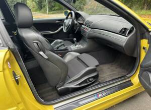 Image 23/30 of BMW M3 (2004)