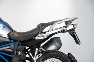 Image 19/50 of BMW DUMMY (2017)