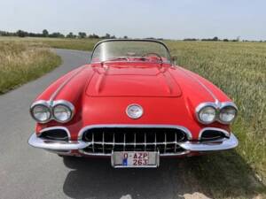 Image 5/8 of Chevrolet Corvette (1960)
