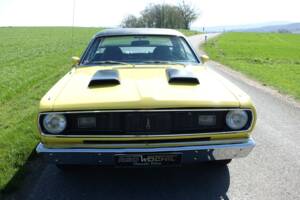 Image 8/57 of Plymouth Duster (1970)