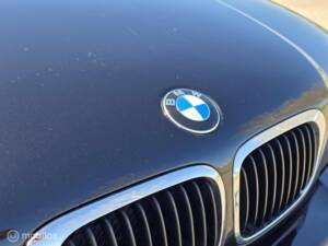 Image 23/38 of BMW 323Ci (2000)