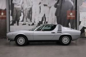 Image 4/56 of Alfa Romeo Montreal (1977)
