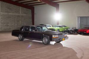 Image 6/58 of Cadillac Brougham Elegance (1988)