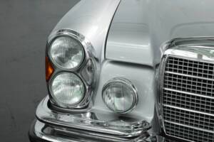 Image 38/49 de Mercedes-Benz 280 SE (1970)