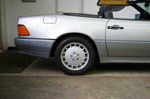 Image 34/38 of Mercedes-Benz 500 SL (1991)