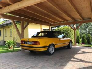 Image 2/12 of BMW 318i (1992)
