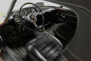 Image 13/21 of Alfa Romeo 2000 Spider (1960)