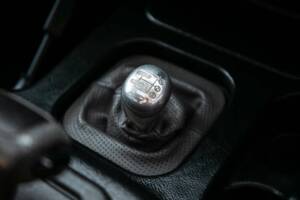 Image 14/50 of Land Rover Defender 90 "50th Anniversary" (1998)