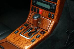 Image 25/49 of Mercedes-Benz SL 500 (2001)