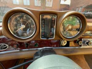 Imagen 12/23 de Mercedes-Benz 280 SE (1968)