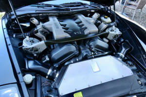 Image 35/50 de Aston Martin V12 Vanquish (2002)