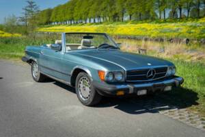 Image 1/8 de Mercedes-Benz 380 SL (1983)